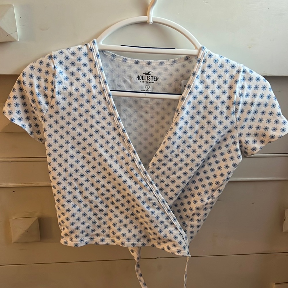 Hollister wrap-front floral tee